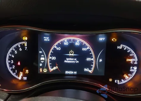 2015 Jeep Grand Cherokee Altitude z USA, uszkodzony, nr VIN 1C4RJFAG3FC834984